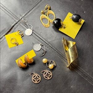 Gold and Black Women's Earrings Set